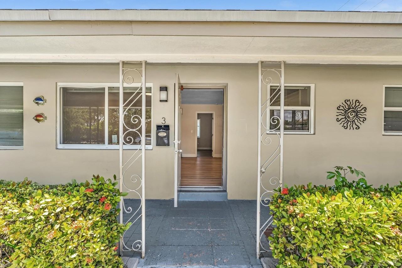 800 Moffett St #3