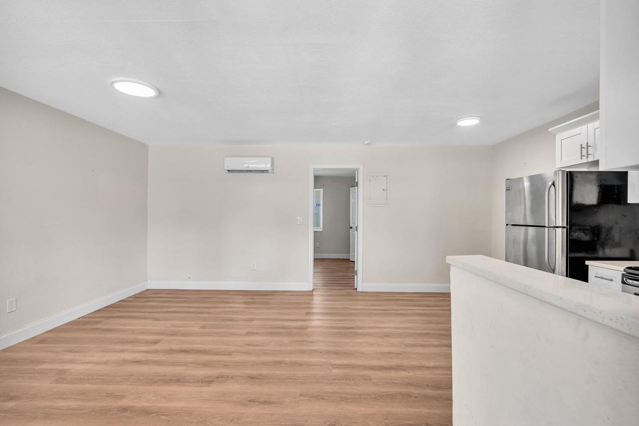 800 Moffett St #3 - Photo 2 of 22