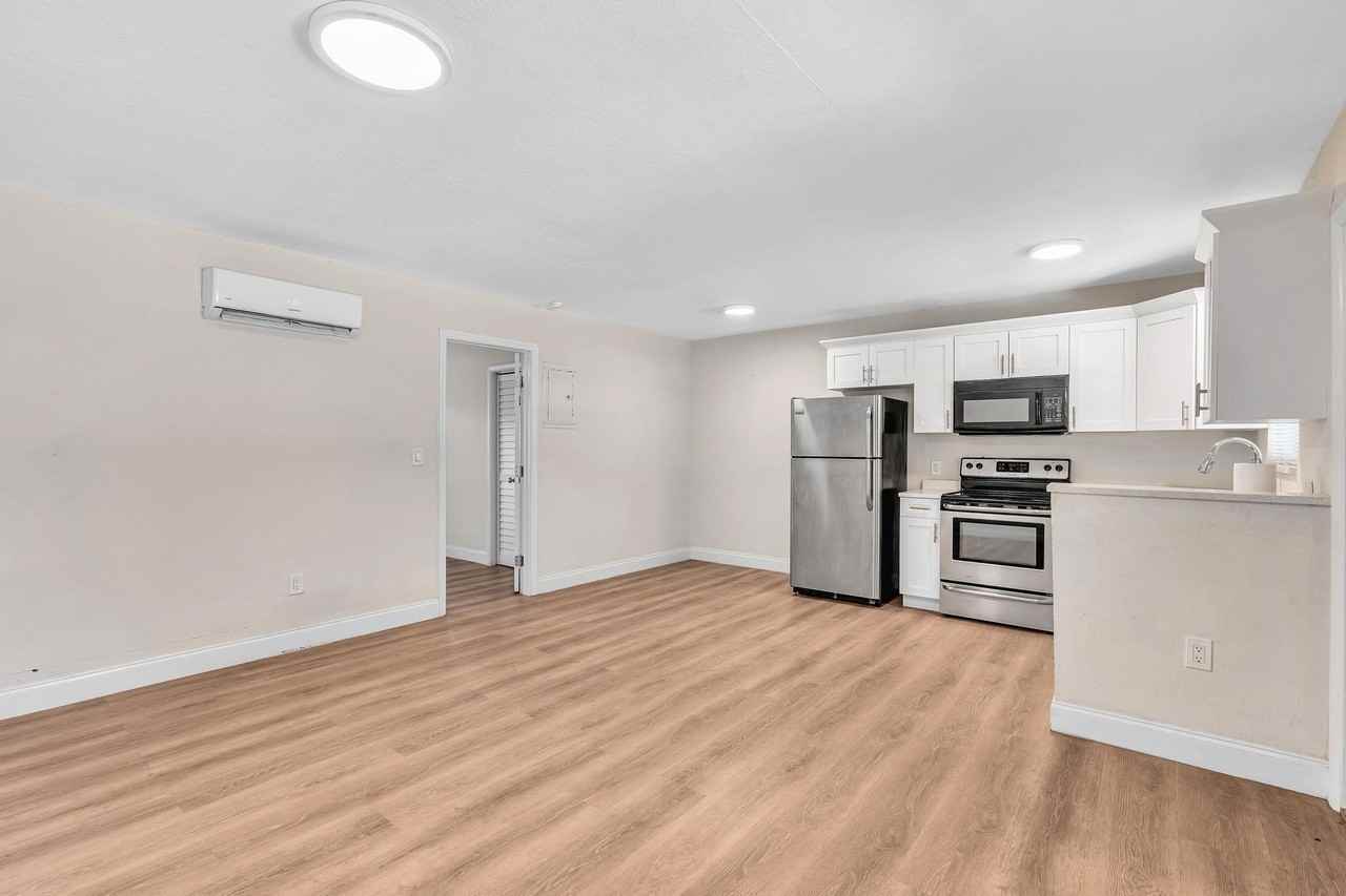 800 Moffett St #3 - Photo 4 of 22