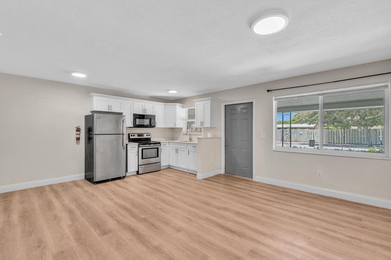 800 Moffett St #3 - Photo 5 of 22