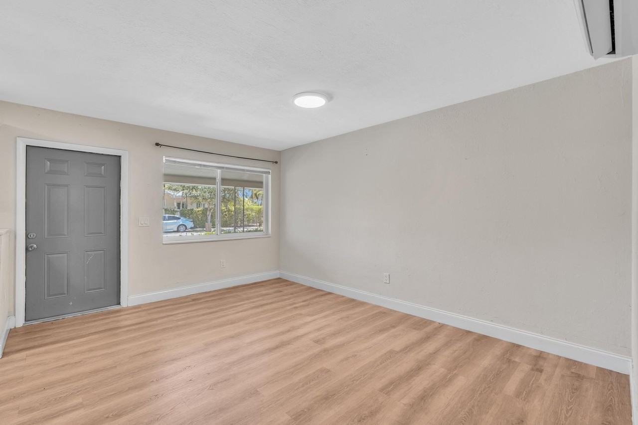 800 Moffett St #3 - Photo 6 of 22