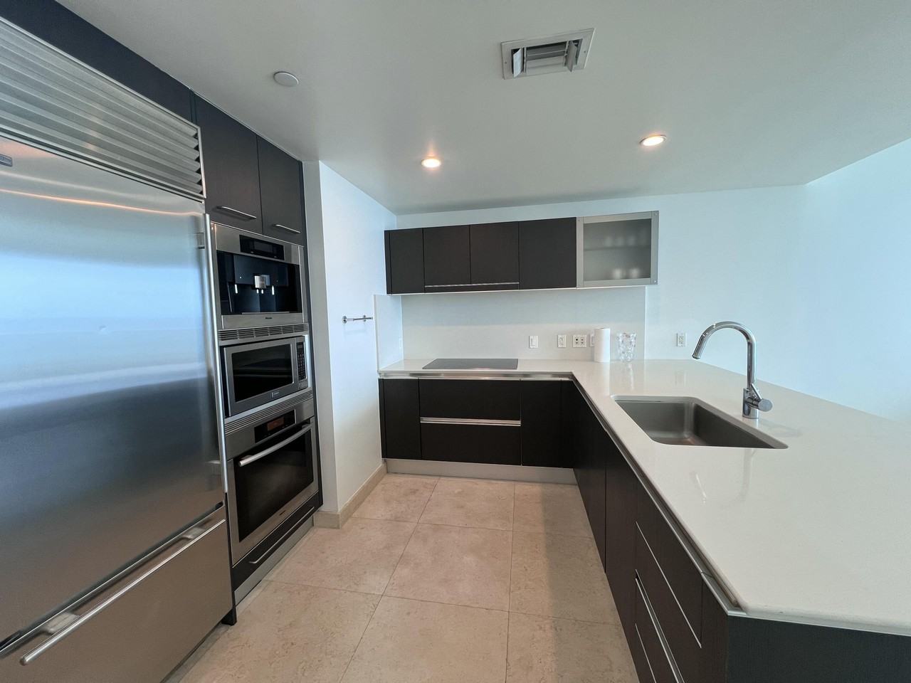 17001 Collins Ave #1806 - Photo 5 of 15
