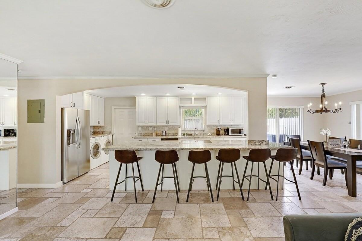 332 Nw 26th Ct - Photo 3 of 40