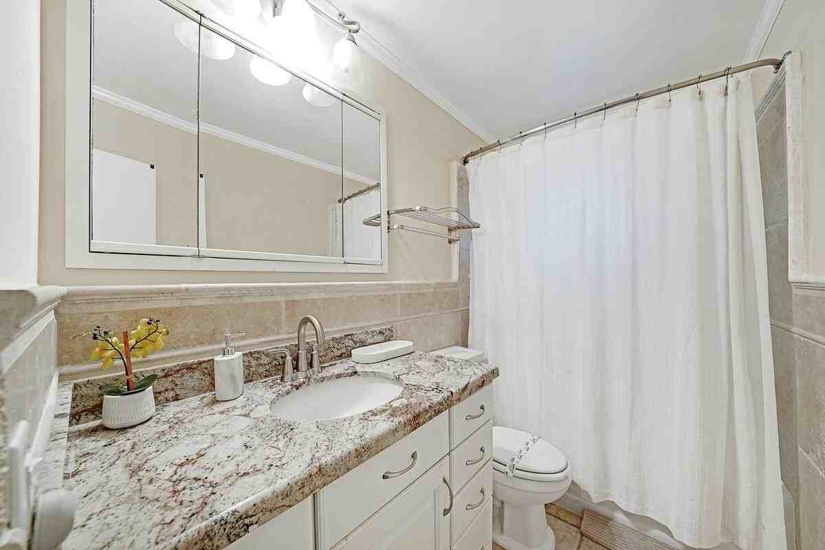 332 Nw 26th Ct - Photo 7 of 40