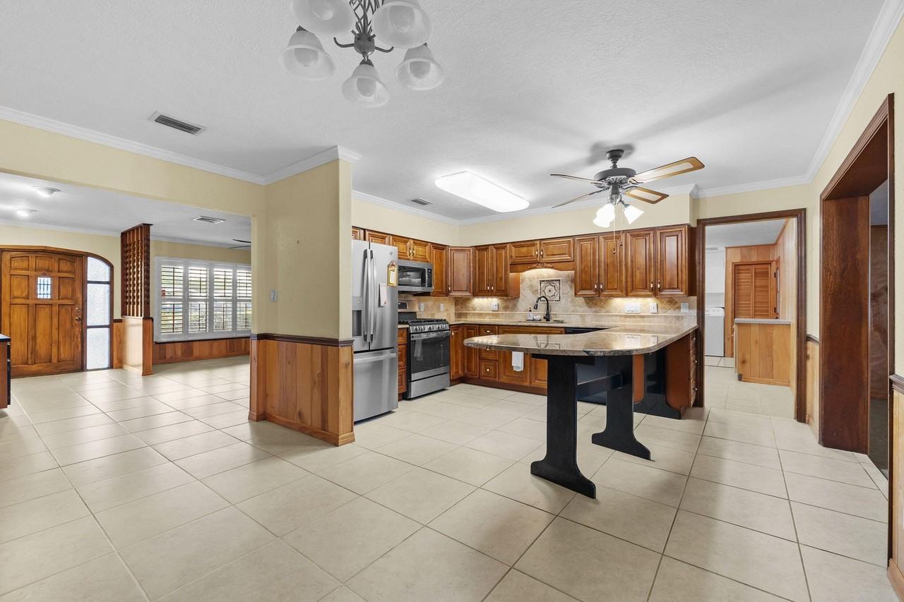 3324 Sunrise Blvd - Photo 5 of 26