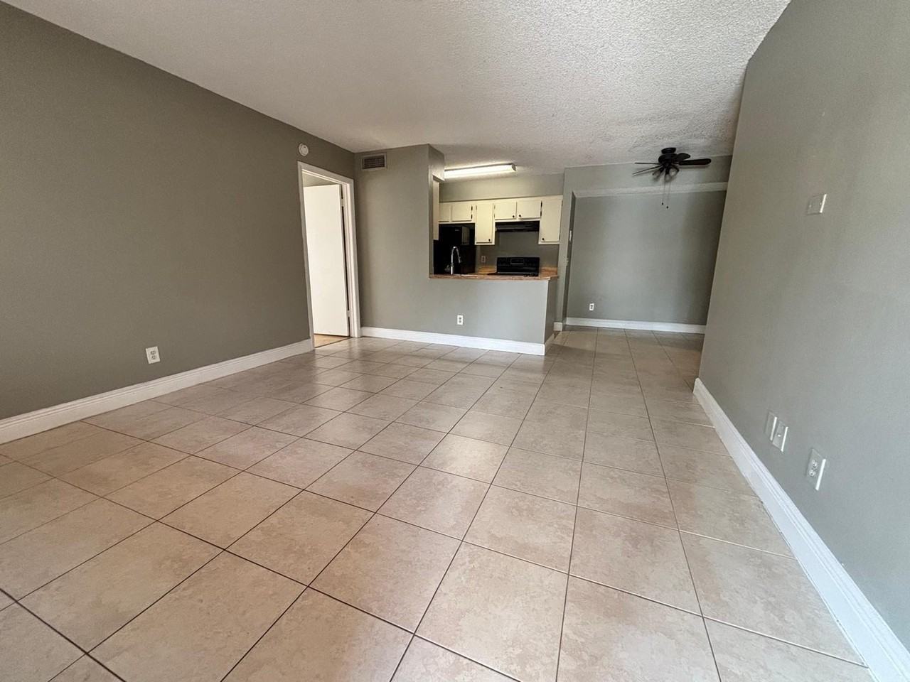704 Nw 103rd Ter #102 - Photo 2 of 8