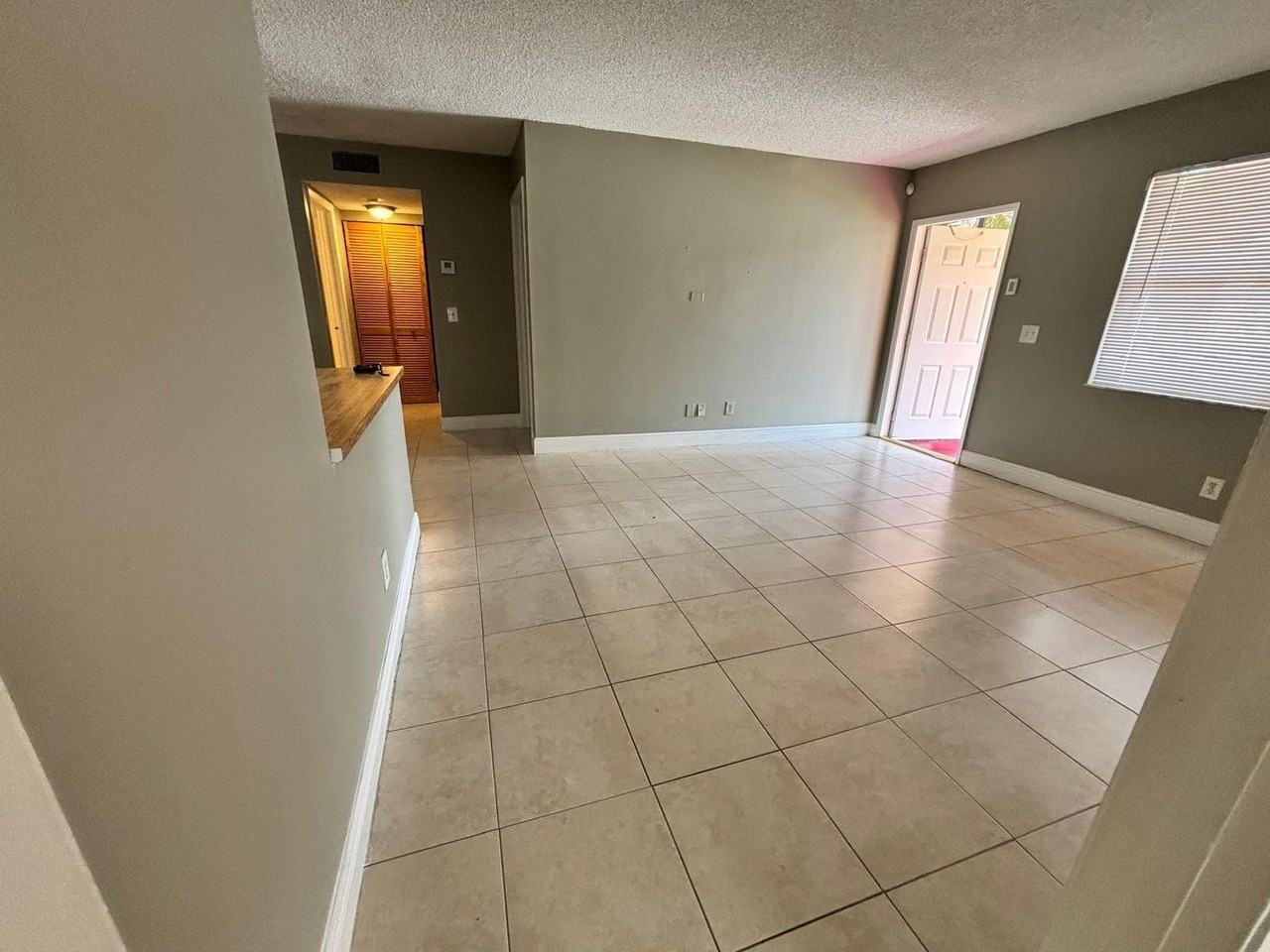 704 Nw 103rd Ter #102 - Photo 6 of 8