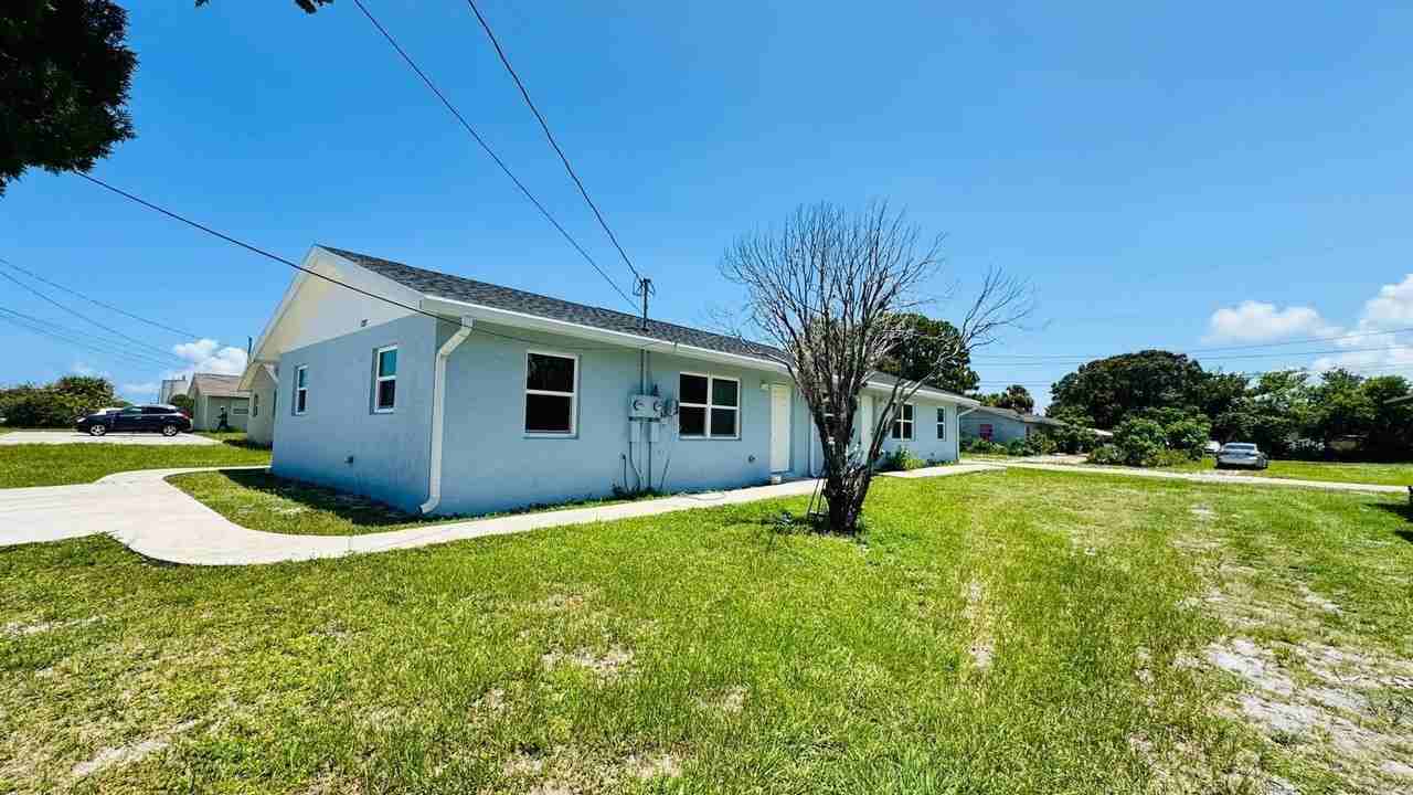 1207 Avenue K - Photo 2 of 4