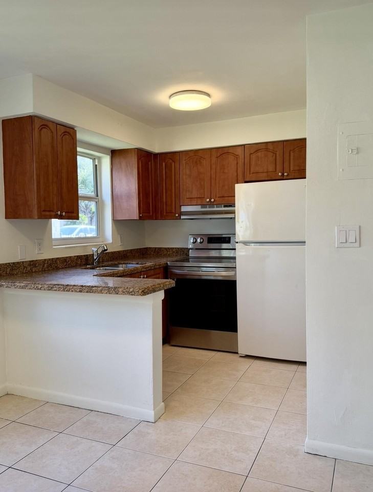 5210 Sw 90th Way #2 - Photo 4 of 14
