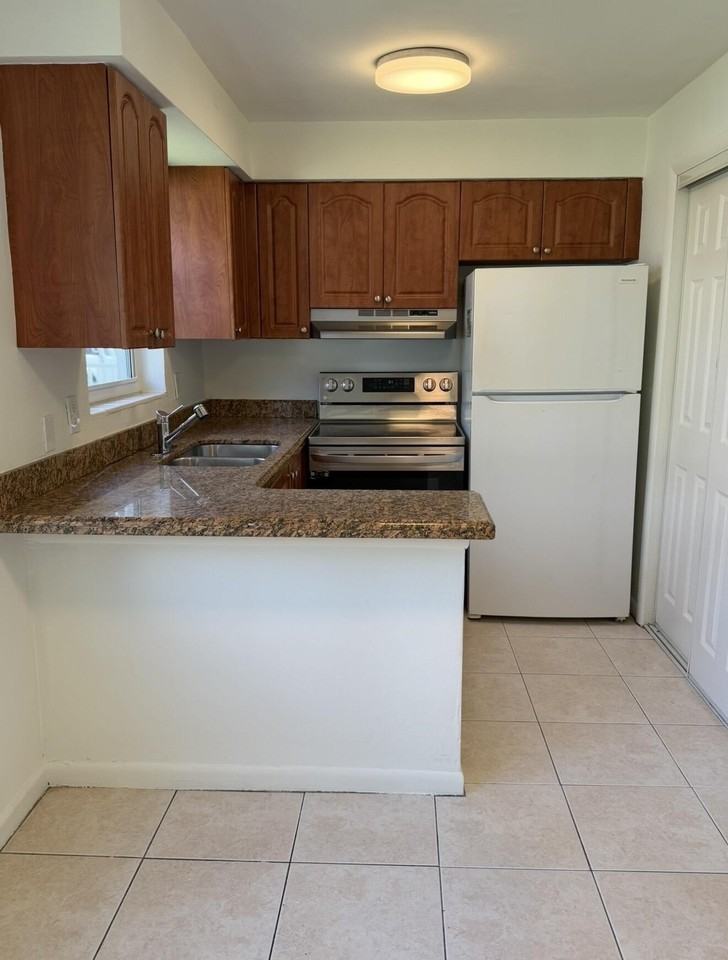5210 Sw 90th Way #2 - Photo 5 of 14