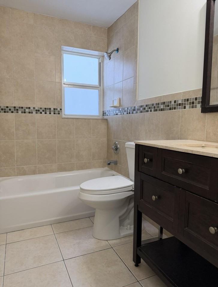 5210 Sw 90th Way #2 - Photo 7 of 14