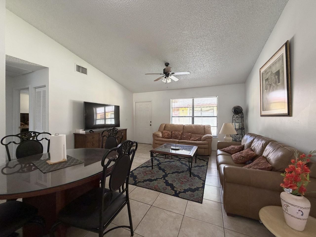 1104 Goldenrod Rd #C - Photo 3 of 17