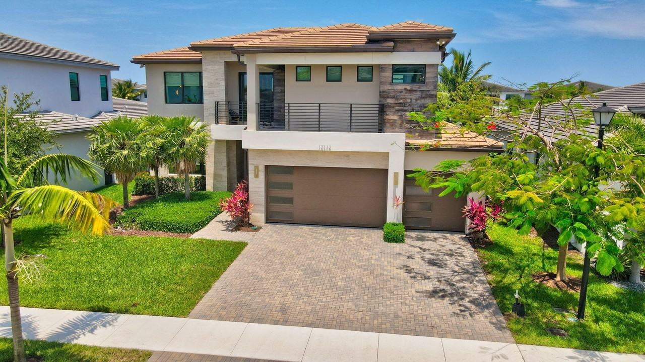 17112 Aquavera Way - Photo 4 of 50