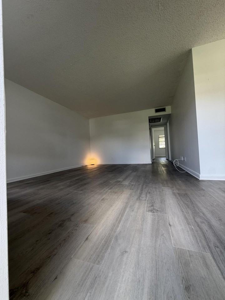 266 Brighton G - Photo 3 of 27