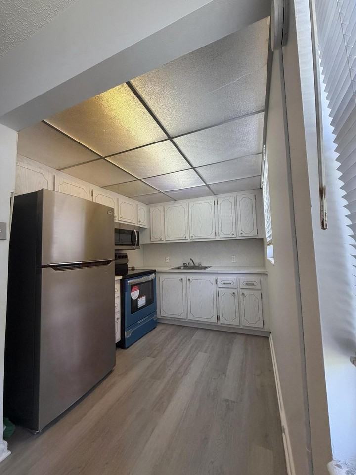 266 Brighton G - Photo 7 of 27