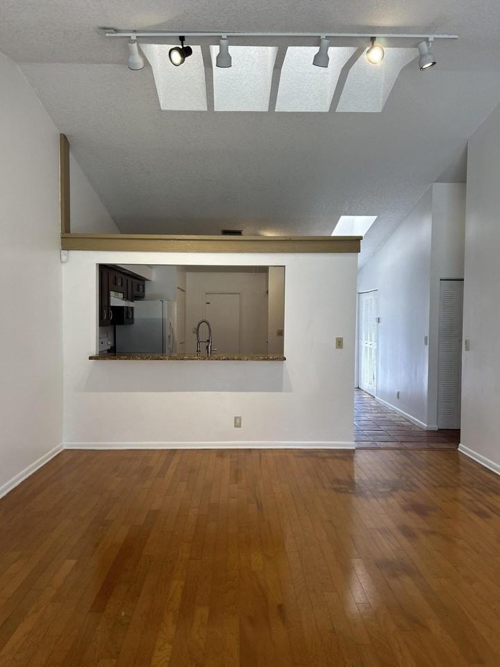 22682 Vistawood Way - Photo 3 of 16