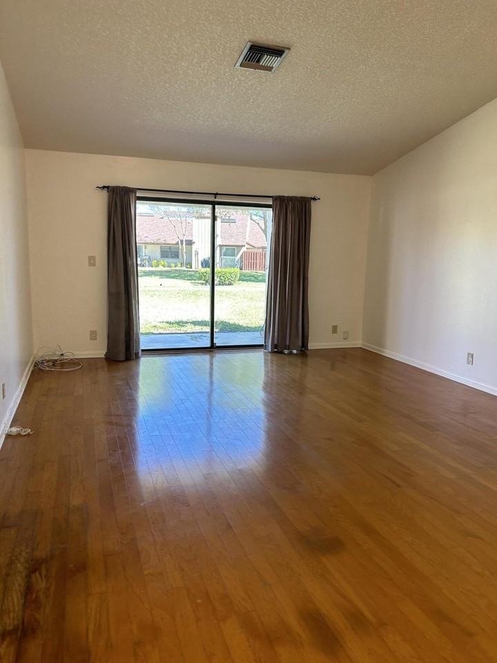 22682 Vistawood Way - Photo 5 of 16
