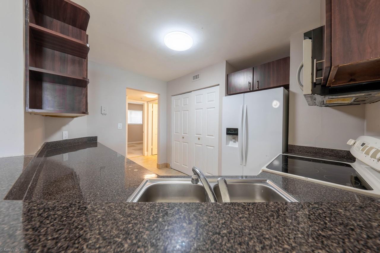 3469 Nw 44th St #101 - Photo 7 of 28