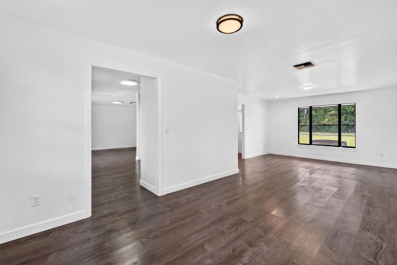 5989 Coconut Blvd - Photo 3 of 44
