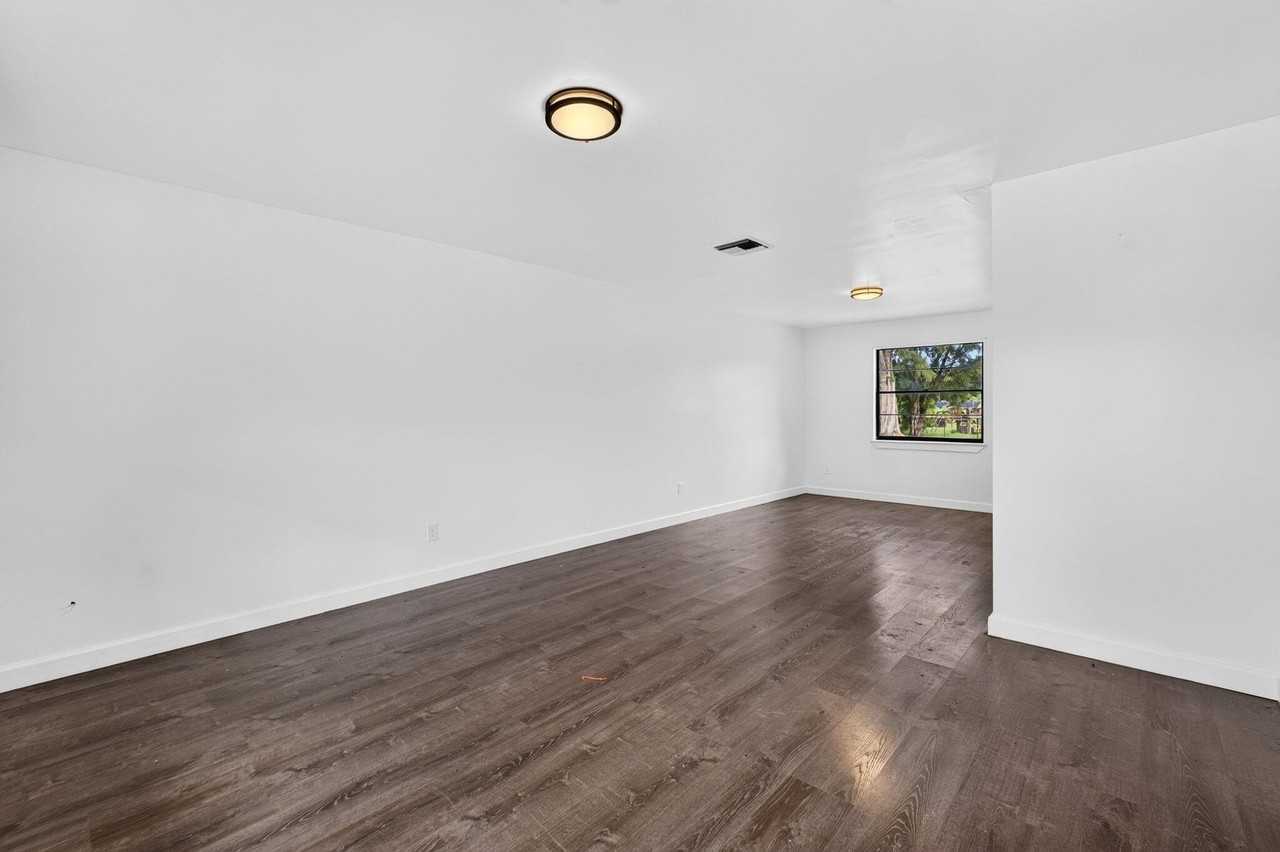 5989 Coconut Blvd - Photo 4 of 44