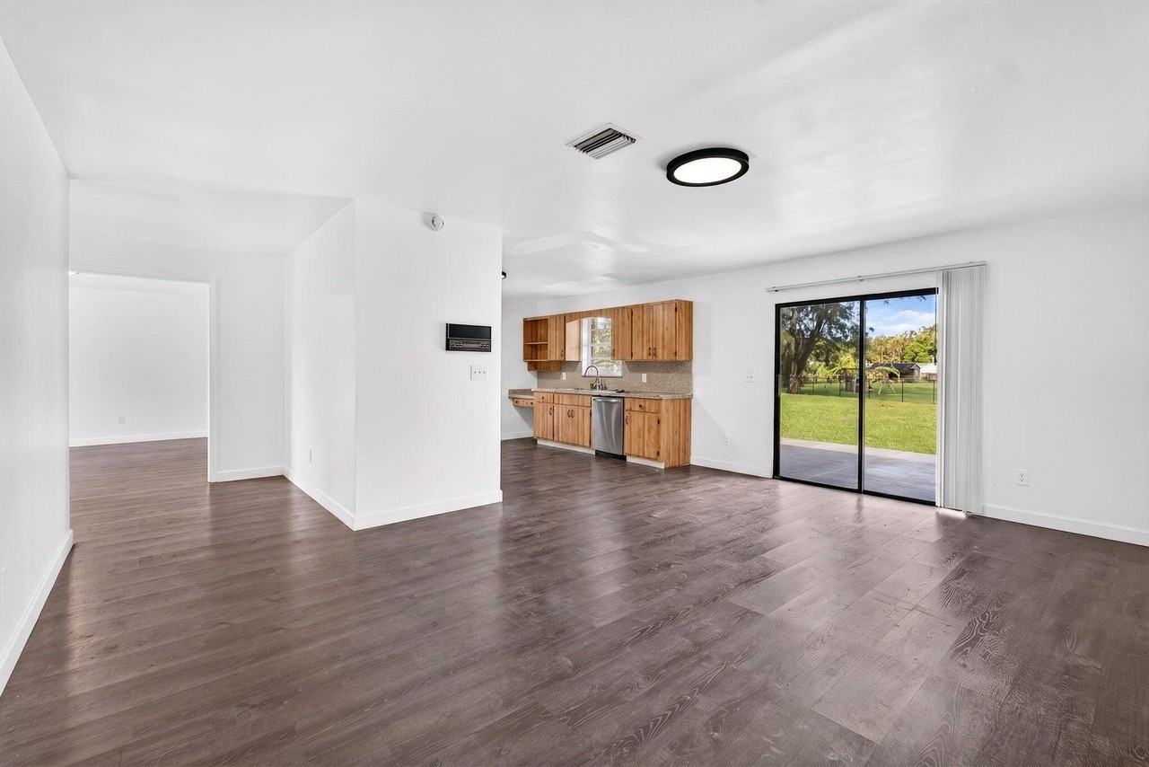 5989 Coconut Blvd - Photo 6 of 44