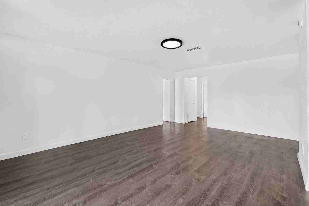 5989 Coconut Blvd - Photo 7 of 40