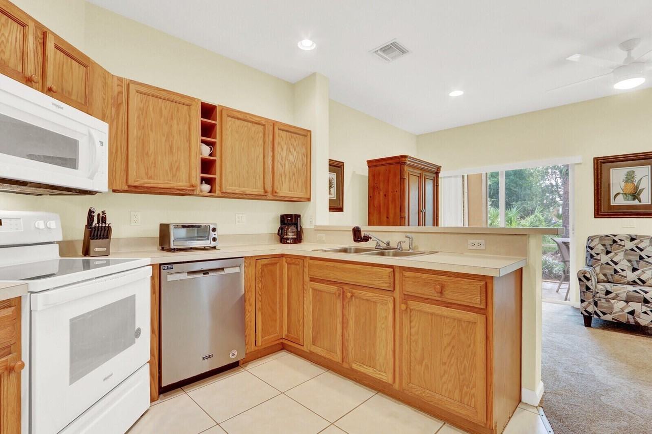 8319 Mulligan Cir - Photo 5 of 44