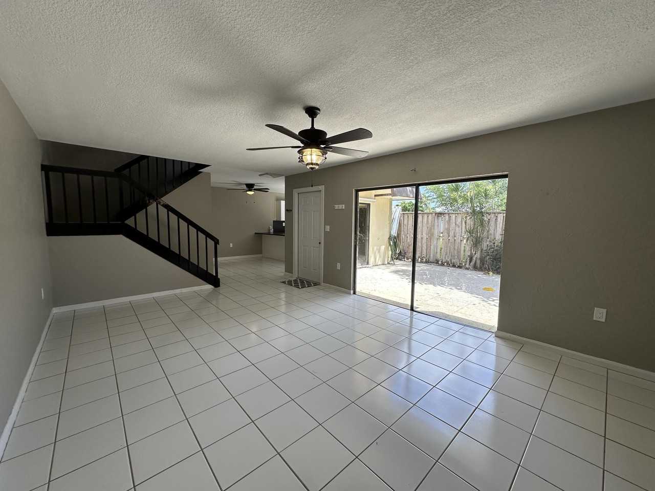 308 3rd Ct - Photo 5 of 18