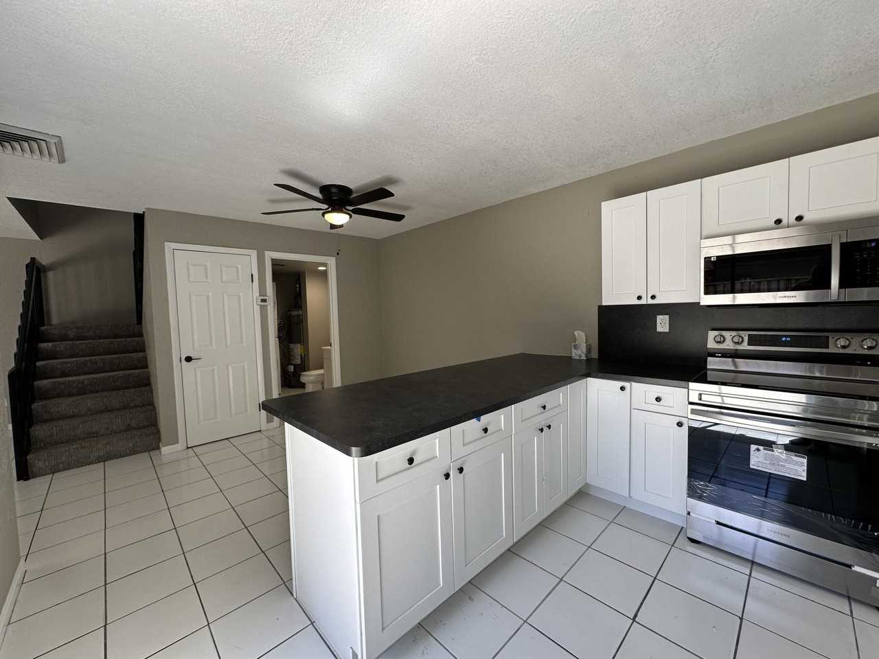 308 3rd Ct - Photo 7 of 18