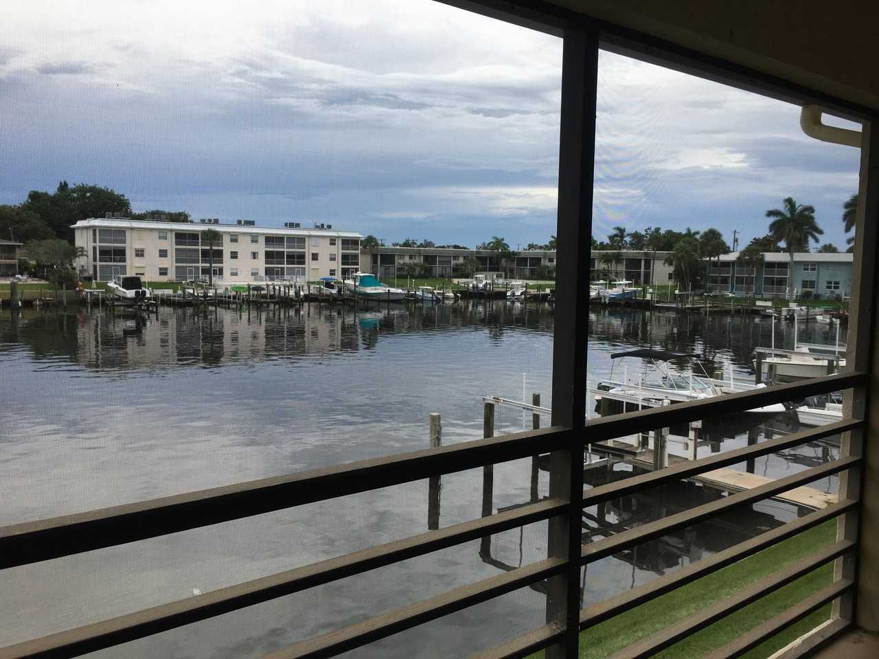 309 Lake Cir #202