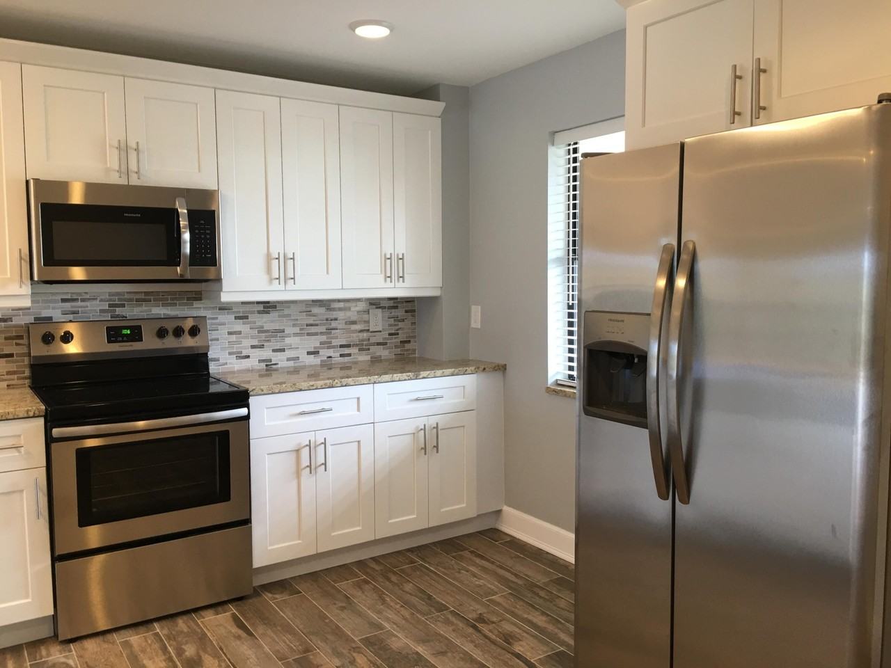 309 Lake Cir #202 - Photo 6 of 23