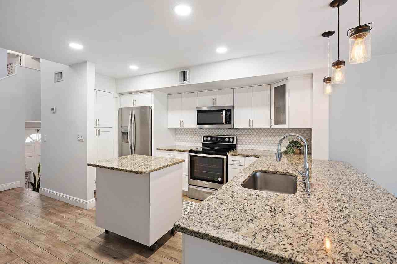 388 Golfview Rd #H - Photo 7 of 26