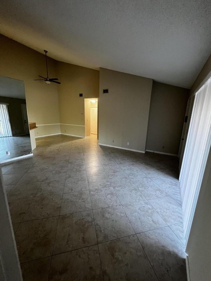 4215 S 57th Ave #E - Photo 2 of 14