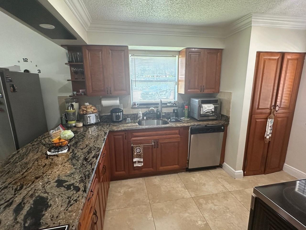 3801 Inlet Cir - Photo 5 of 29