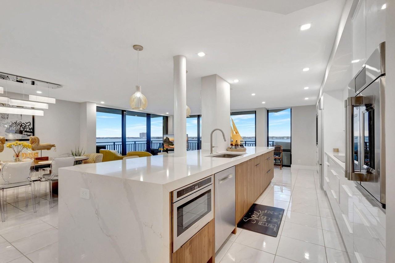 5460 N Ocean Dr #7C