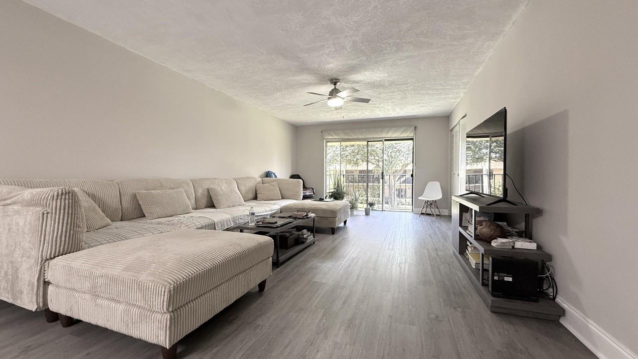 2925 Sw 22nd Ave #203 - Photo 3 of 11