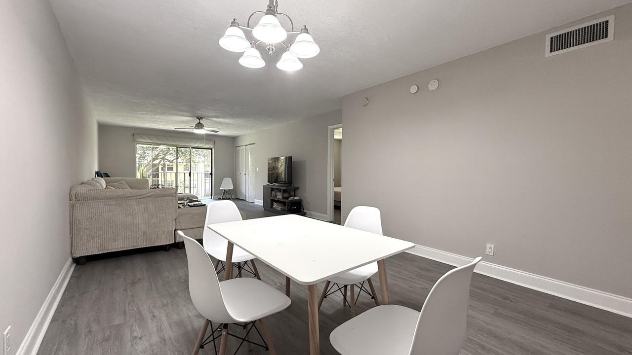 2925 Sw 22nd Ave #203 - Photo 4 of 11