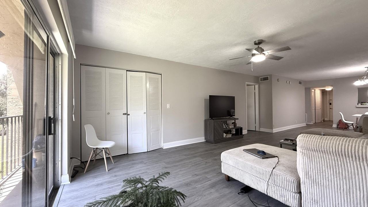 2925 Sw 22nd Ave #203 - Photo 5 of 11