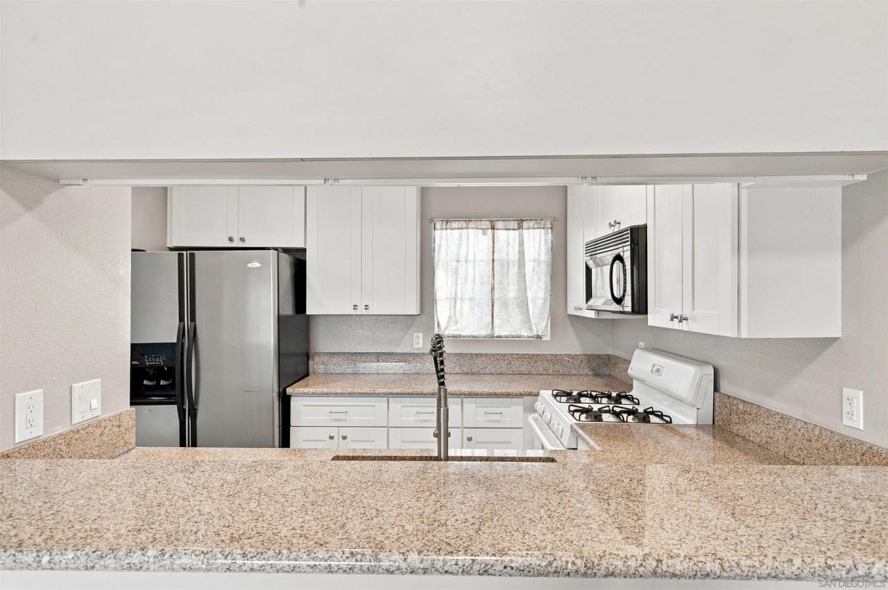 5704 Camino Del Cielo #203 - Photo 5 of 25