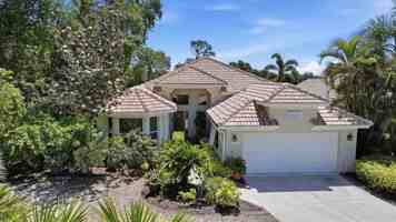 featured image of 8009 Hampton Ct