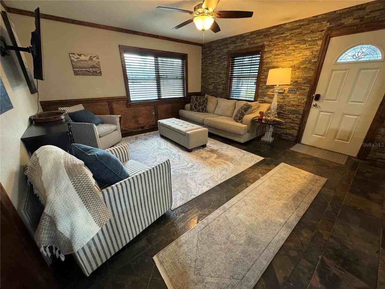 2751 72nd Avenue Dr E - Photo 5 of 14