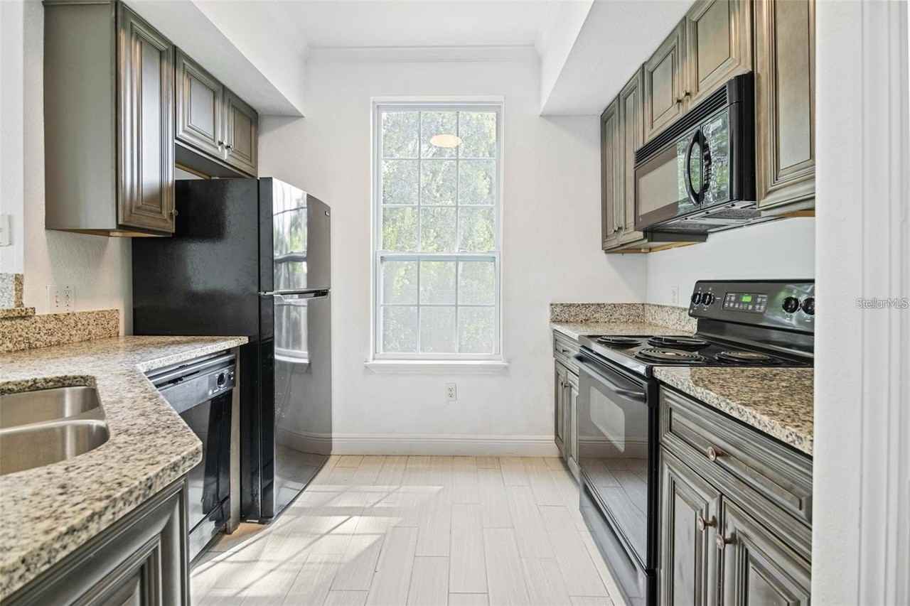 5571 Rosehill Rd #104 - Photo 4 of 34