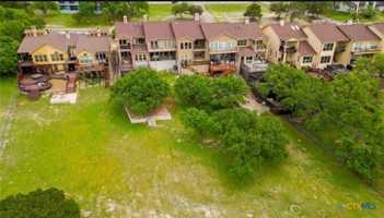 featured image of 976 Parkview Dr