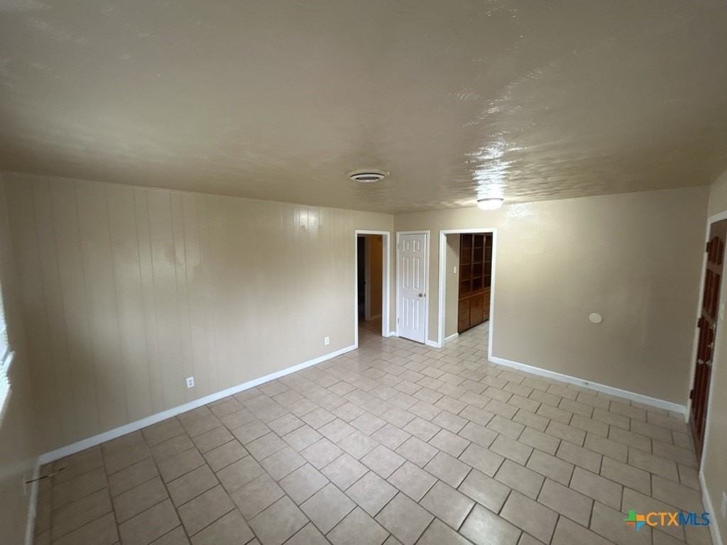 1814 Crestridge Dr - Photo 4 of 19