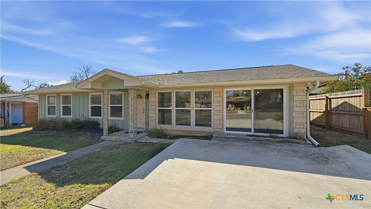 1409 Highland Dr - Photo 2 of 30