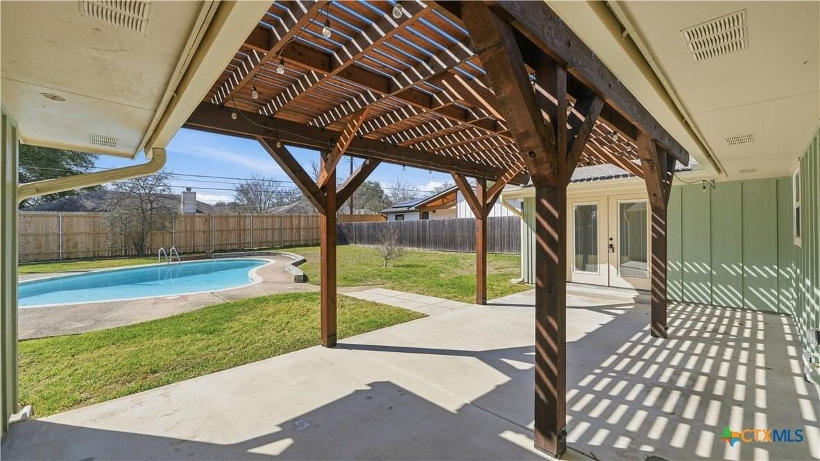 1409 Highland Dr - Photo 4 of 30