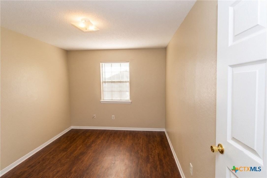 304 Erby Ave #A - Photo 5 of 9