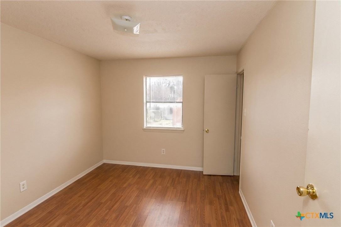 304 Erby Ave #A - Photo 7 of 9