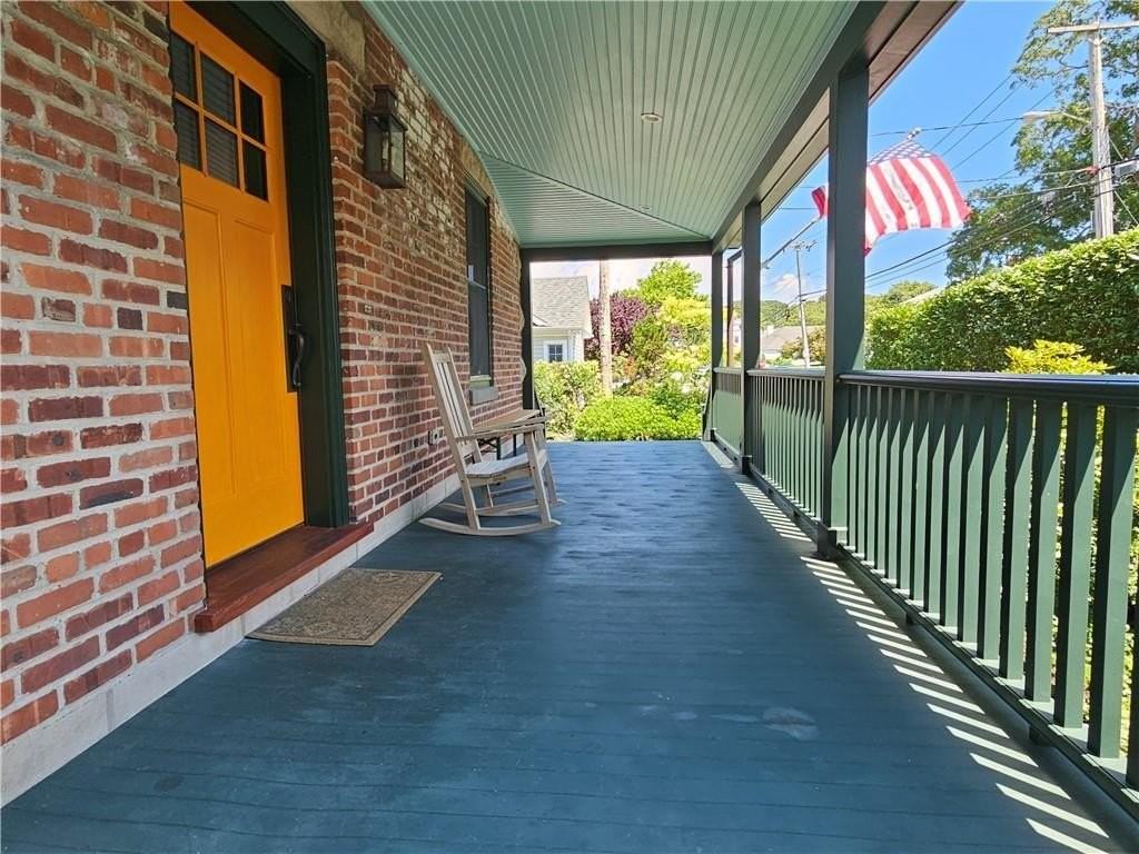 209 Coggeshall Ave - Photo 6 of 49
