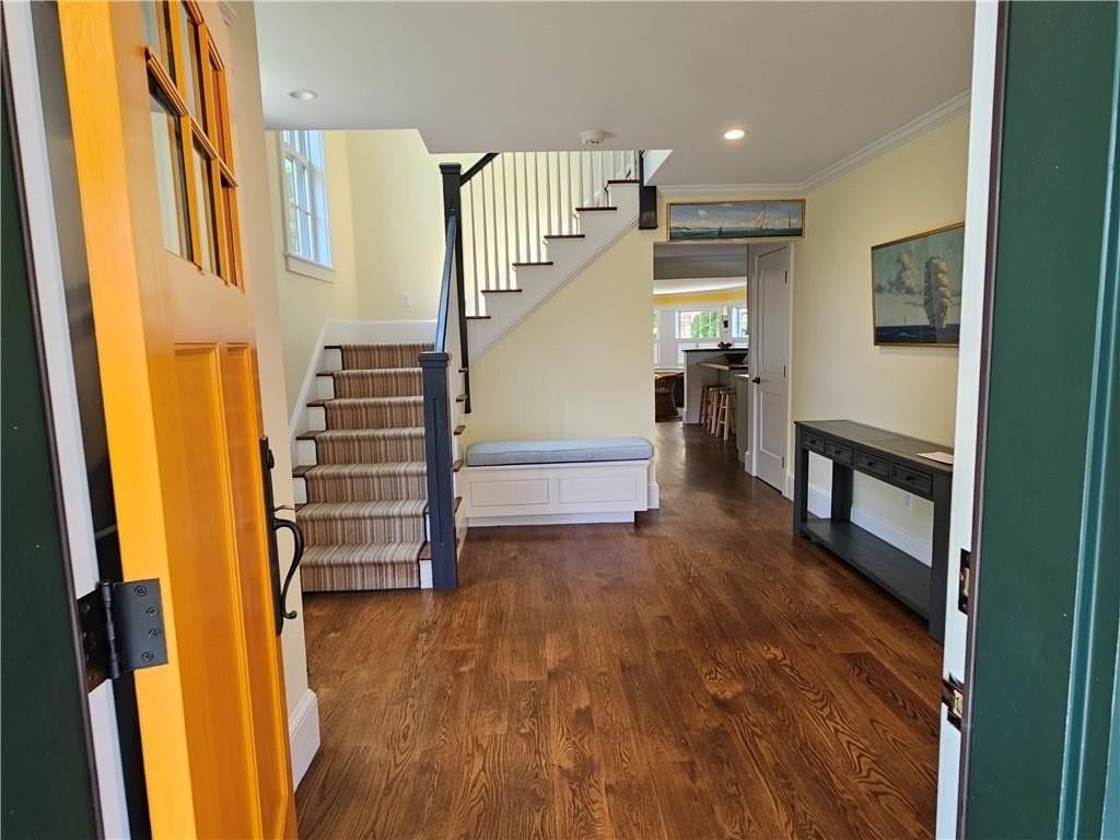 209 Coggeshall Ave - Photo 7 of 49